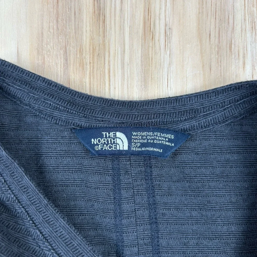 The North Face Women's‎ Small High Low Knit T Shirt Boxy Gray Essentials - Picture 2 of 9